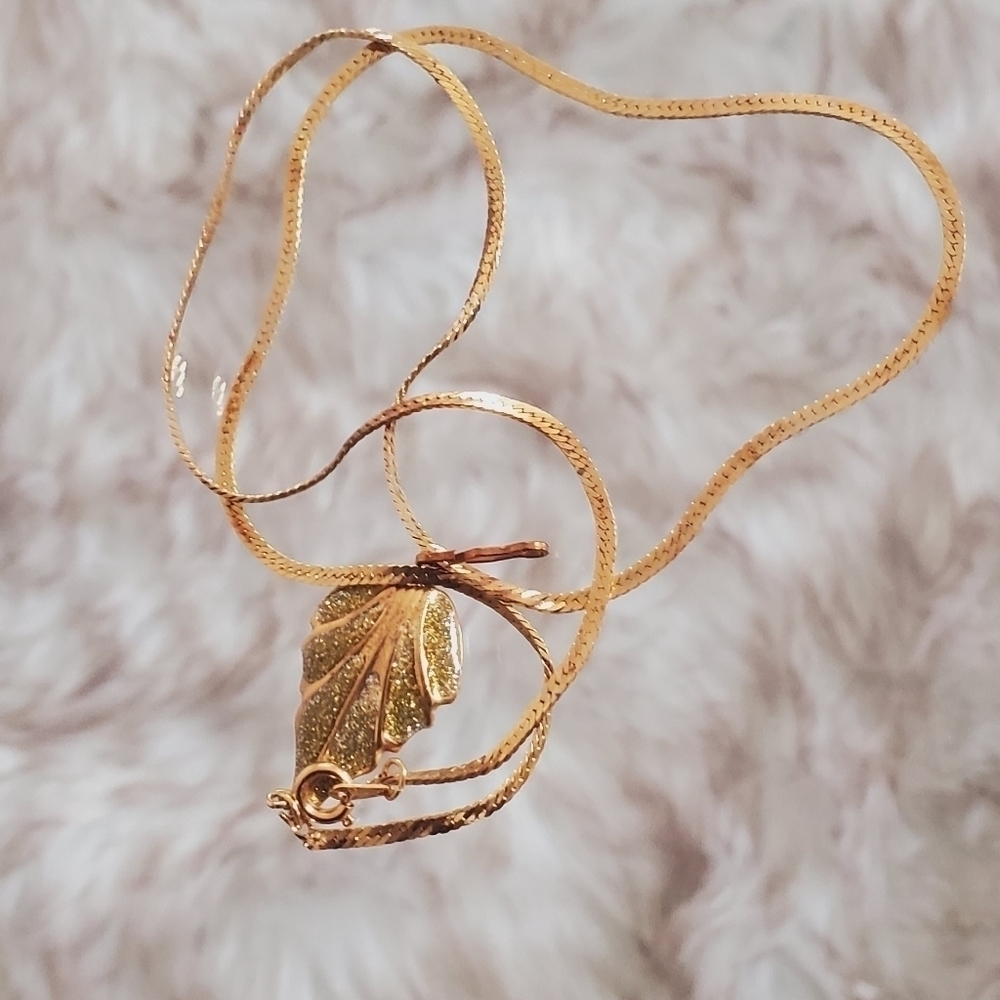 Leafy Pendant Necklace chain 🌴